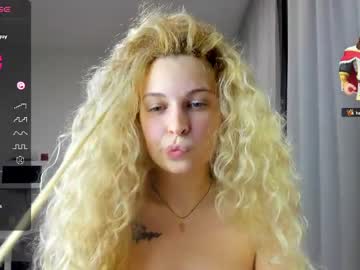 latina cam girl mila_martella2004 image #3438808