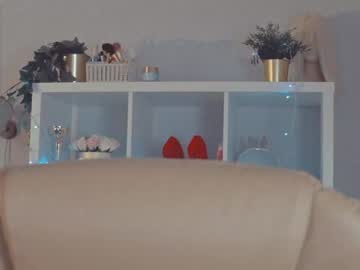 latina cam girl mia_milagros image #871272