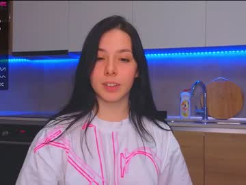 latina cam girl kiraknowles_ image #2581357