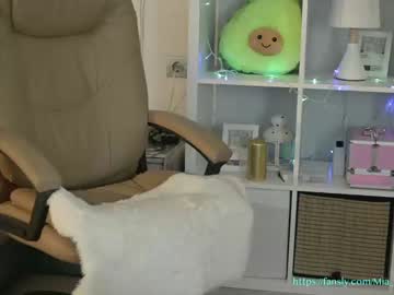 latina cam girl mia_milagros image #1187126