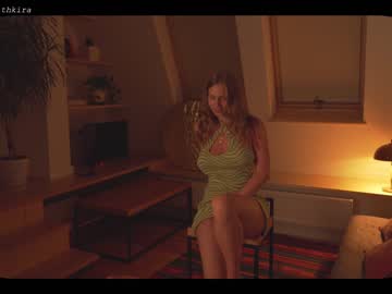latina cam girl chillwithkira image #1176016