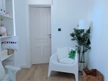 latina cam girl eleonora_linn_ image #4661108