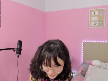 latina cam girl little_effy18 image #1435630