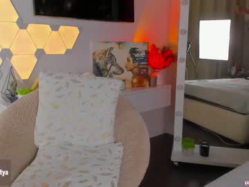 latina cam girl sweety_rinushka_ image #706345
