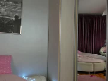 latina cam girl _mito_69 image #2339070