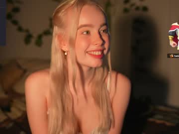 latina cam girl mother__of__dragons image #3725835