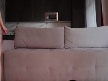latina cam girl angella_kleee image #2939745
