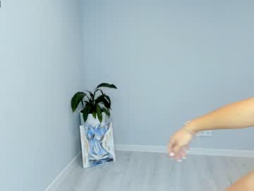 latina cam girl ai_lyn image #1620924