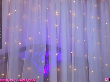latina cam girl lana_lee_ image #3510183