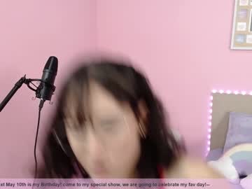 latina cam girl little_effy18 image #1090475