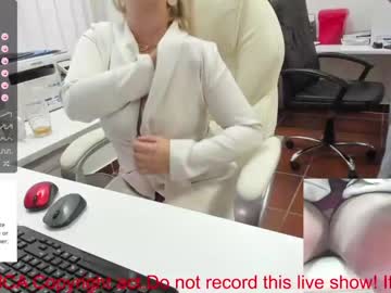 latina cam couple milf_viktoria image #3609815