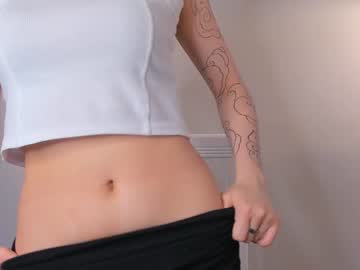 latina cam girl elwinefaro image #4082905