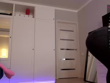 latina cam girl _blackbee_ image #421000
