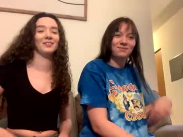 latina cam girl kylieexoxoxo2432 image #4061820