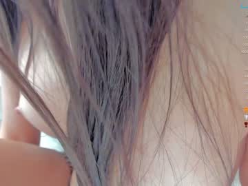 latina cam girl kissing33 image #2965015