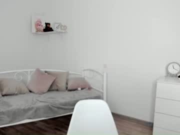 latina cam girl vi_vi_an image #3080085