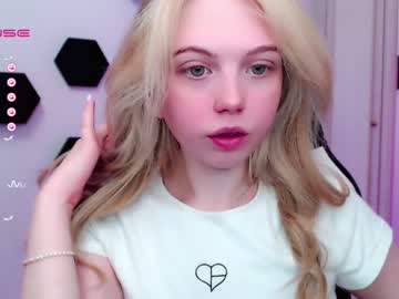 latina cam girl small_blondee image #2806592