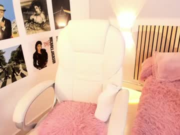 latina cam girl little_effy18 image #3199164