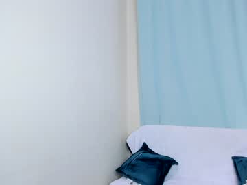 latina cam girl yana_squrel_22 image #345493