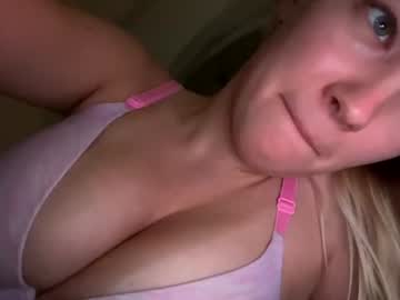 latina cam girl mariah95 image #1412540