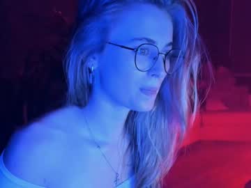 latina cam girl linellali image #1941167
