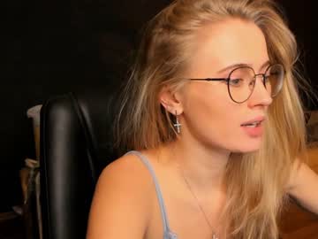 latina cam girl linellali image #1959310
