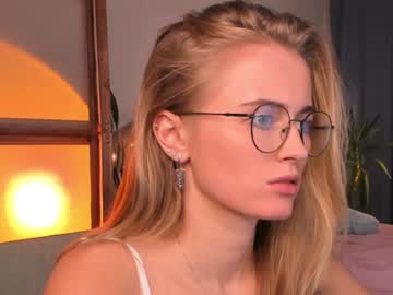 latina cam girl linellali image #1834562