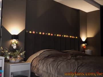 latina cam girl heyhorny_cb image #601529