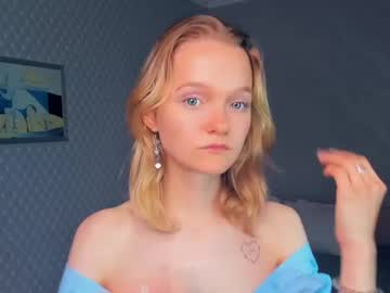 latina cam girl rose_glasses image #4644310