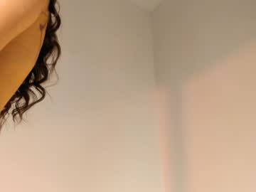 latina cam girl emilybatee image #2756135