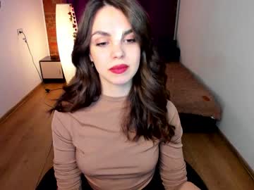 nika_tweet latina cam