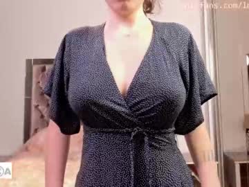 latina cam girl lilamytee1 image #1352366