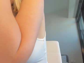 latina cam girl coy_t66nager image #4202602