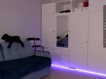 latina cam girl _blackbee_ image #386997