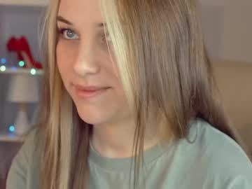 latina cam girl mia_milagros image #1072186