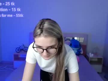 latina cam girl amelialuck image #2483786