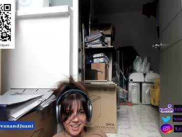 latina cam girl vanandjuani image #2370967