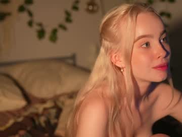 latina cam girl mother__of__dragons image #3726741