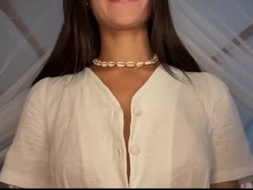 latina cam girl cuteelsa_ image #4268786