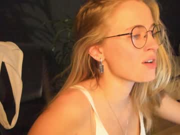 latina cam girl linellali image #1998297