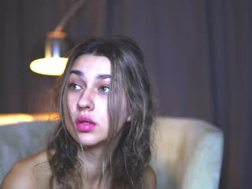 tait_less latina cam