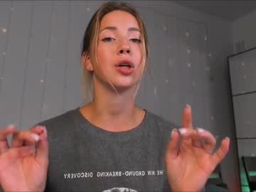 latina cam girl emmi_rosee image #3340513