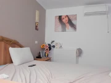 latina cam girl kellsey_shy image #3216385