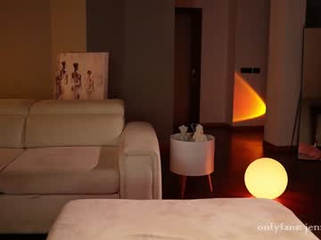 latina cam girl therealbonnieclydex image #4422377