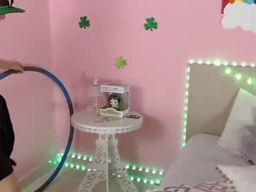 latina cam girl little_effy18 image #899122