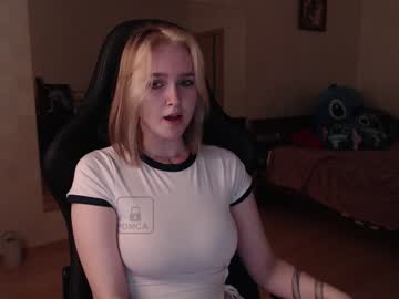latina cam girl lovely_kisses image #1760937