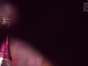 latina cam girl peach_me image #913640