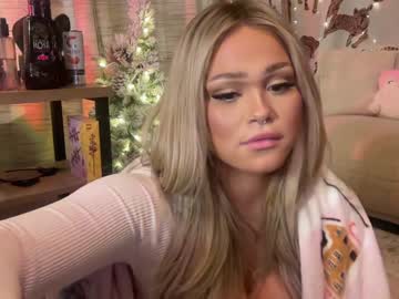 latina cam girl ari_02 image #4078342