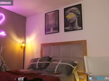 latina cam girl lindabluee image #957655