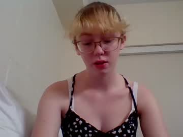 latina cam girl blonde_katie image #3909158